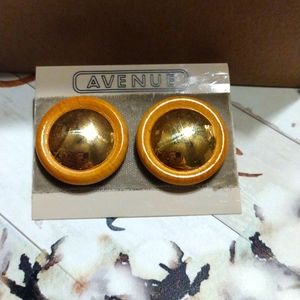 Avenue earrings goldstone quarter sized middle with a neutral trim